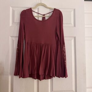 Maroon/dusty pink top with open back
